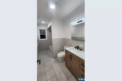 731 Lake Avenue 2 #2, Lyndhurst Township, NJ 07071 - Photo 11