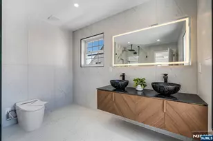 131 Palsa Ave, Elmwood Park, NJ 07407 - Photo 19