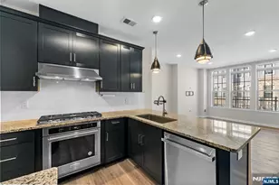 34 Arnold Dr, Wood Ridge, NJ 07075 - Photo 9