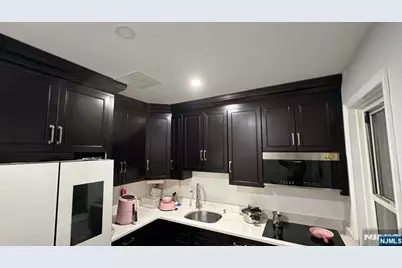 16 Whitmore Place, Clifton, NJ 07011 - Photo 9