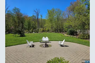285 Chestnut Ridge Road, Woodcliff Lake, NJ 07677 - Photo 11