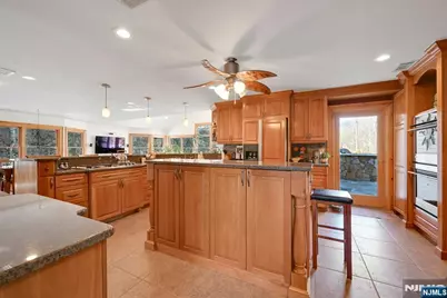 285 Chestnut Ridge Road, Woodcliff Lake, NJ 07677 - Photo 23