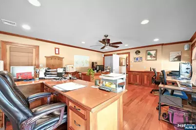 285 Chestnut Ridge Road, Woodcliff Lake, NJ 07677 - Photo 19