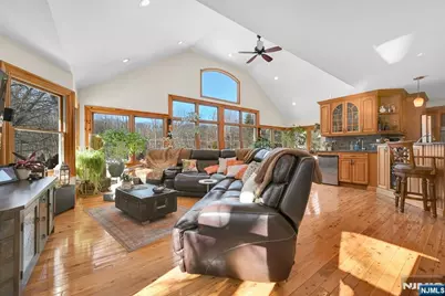 285 Chestnut Ridge Road, Woodcliff Lake, NJ 07677 - Photo 19