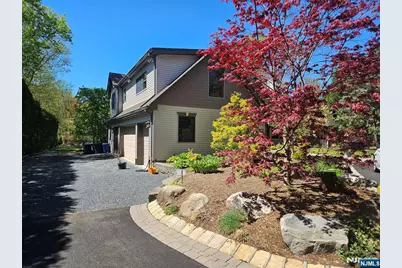 285 Chestnut Ridge Road, Woodcliff Lake, NJ 07677 - Photo 7