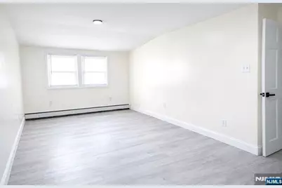 19 Glen Street 2 #2, Cliffside Park, NJ 07010 - Photo 7