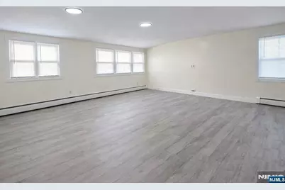 19 Glen Street 2 #2, Cliffside Park, NJ 07010 - Photo 3