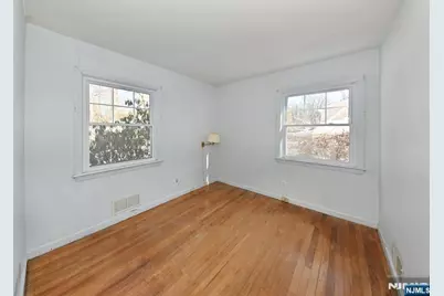 84 Maplewood Avenue, Hillsdale, NJ 07642 - Photo 13