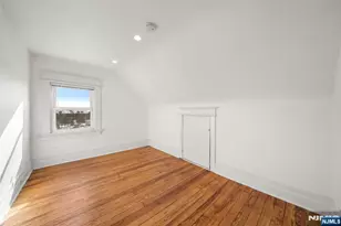 4 Francis Pl 2, Montclair, NJ 07042 - Photo 9