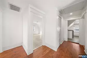 4 Francis Pl 2, Montclair, NJ 07042 - Photo 3