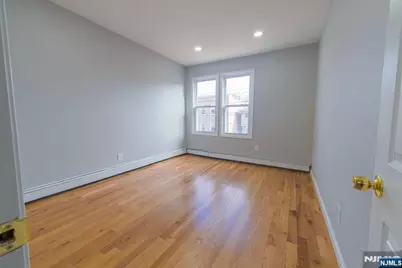 586 11th Street, Newark, NJ 07107 - Photo 9