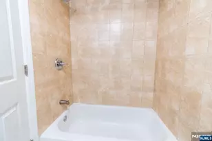 586 11th St, Newark, NJ 07107 - Photo 7