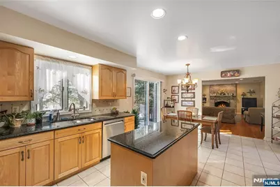 12 Catherine Terrace, Park Ridge, NJ 07656 - Photo 9