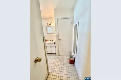 470 Valley Road C003A #C003A, Montclair, NJ 07043 - Photo 17