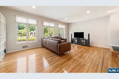 74 Lakeview Drive, Old Tappan, NJ 07675 - Photo 5