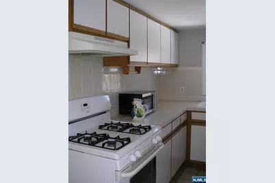 28 E Liberty Avenue, Hillsdale, NJ 07642 - Photo 5