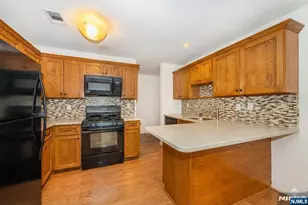 4125 Hilltop Rd, Mahwah, NJ 07430 - Photo 7