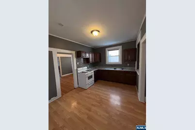 185 Linden Avenue, Irvington, NJ 07111 - Photo 7