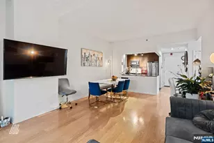 1304 City Pl, Edgewater, NJ 07020 - Photo 5