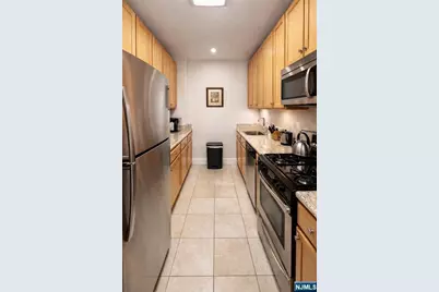 7002 Boulevard East 3F #3F, Guttenberg, NJ 07093 - Photo 3