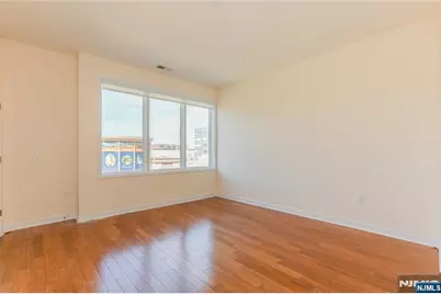 4 Main Street F112 #F112, Edgewater, NJ 07020 - Photo 3