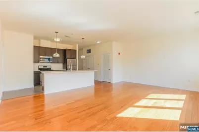 4 Main Street F112 #F112, Edgewater, NJ 07020 - Photo 7