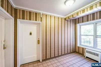 2330 Linwood Avenue 4C #4C, Fort Lee, NJ 07024 - Photo 19