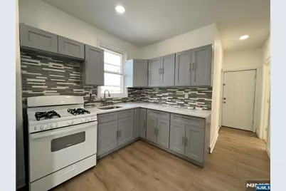 329 Centre Avenue, Secaucus, NJ 07094 - Photo 15