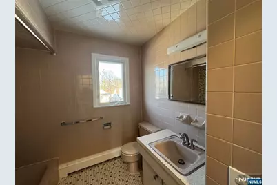 177 Falmouth Avenue, Elmwood Park, NJ 07407 - Photo 5