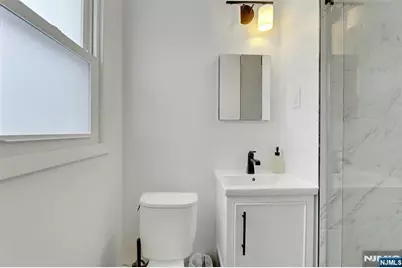 379 Wildrose Avenue, Bergenfield, NJ 07621 - Photo 25