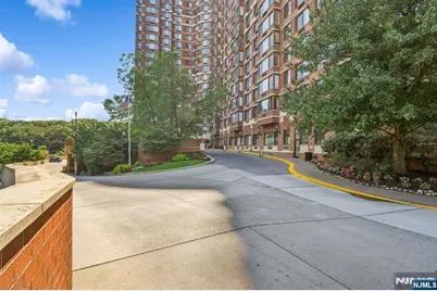 100 Old Palisade Road L7 #L7, Fort Lee, NJ 07024 - Photo 3