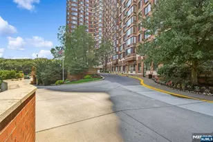 100 Old Palisade Road L7, Fort Lee, NJ 07024 - Photo 3