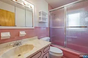 715 Bush Pl, Paramus, NJ 07652 - Photo 19