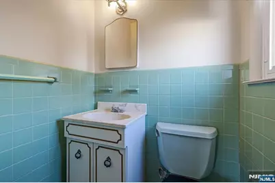 715 Bush Place, Paramus, NJ 07652 - Photo 17