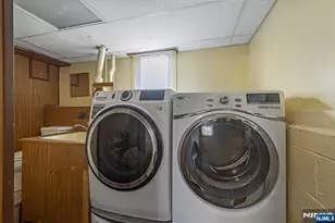 715 Bush Pl, Paramus, NJ 07652 - Photo 13