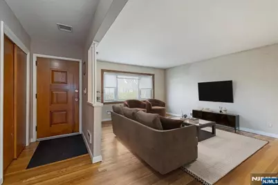 715 Bush Place, Paramus, NJ 07652 - Photo 5