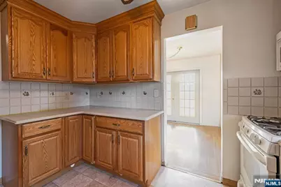 715 Bush Place, Paramus, NJ 07652 - Photo 9