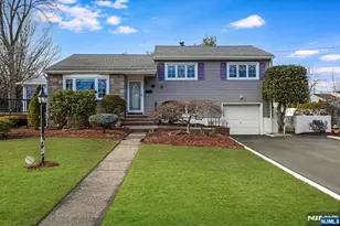 715 Bush Pl, Paramus, NJ 07652 - Photo 25