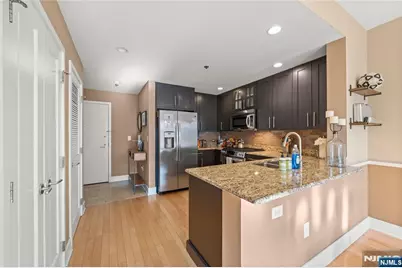 1125 Maxwell Lane 424 #424, Hoboken, NJ 07030 - Photo 3