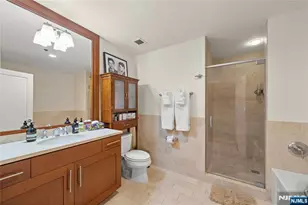 1125 Maxwell Ln 424, Hoboken, NJ 07030 - Photo 15