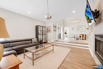 19 Crescent Hollow Court, Ramsey, NJ 07446 - Photo 17