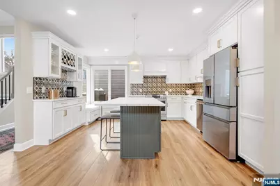 19 Crescent Hollow Court, Ramsey, NJ 07446 - Photo 7