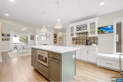 19 Crescent Hollow Court, Ramsey, NJ 07446 - Photo 9