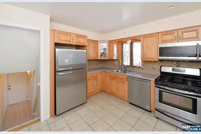 79 Grand Boulevard, Emerson, NJ 07630 - Photo 11