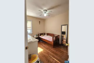 114 Avenue F, Lodi, NJ 07644 - Photo 7