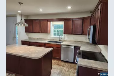 128 Big Piece Road, Fairfield, NJ 07004 - Photo 5