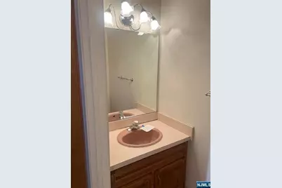 599 Apache Court, Mahwah, NJ 07430 - Photo 3