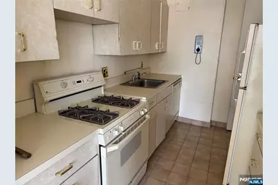 2 Horizon Road G-2 #G-2, Fort Lee, NJ 07024 - Photo 11