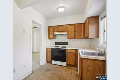 279 Genesee Avenue, Englewood, NJ 07631 - Photo 7