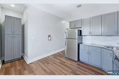 913 S 18th Street 2 #2, Newark, NJ 07108 - Photo 5